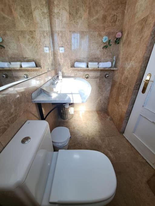 Koupelna v ubytování Vivienda Rural Sentirte 1 Centro de Aracena