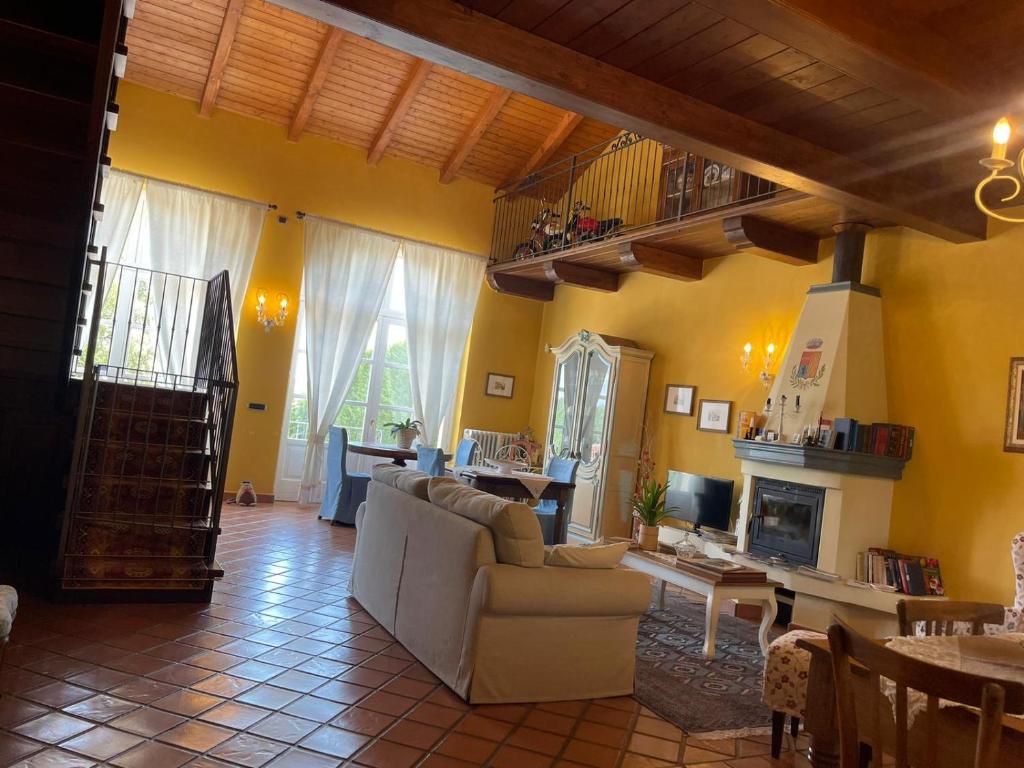 A seating area at B&B La Bianchina