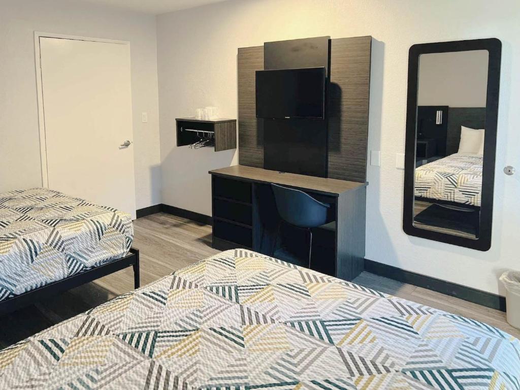 Motel 6-Marina, CA - Monterey - 