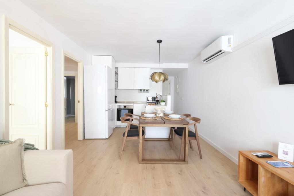FLORIT FLATS - The Apolo Apartment, Valencia – Updated 2023 ...