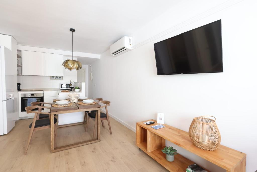 FLORIT FLATS - The Apolo Apartment, Valencia – Updated 2023 ...