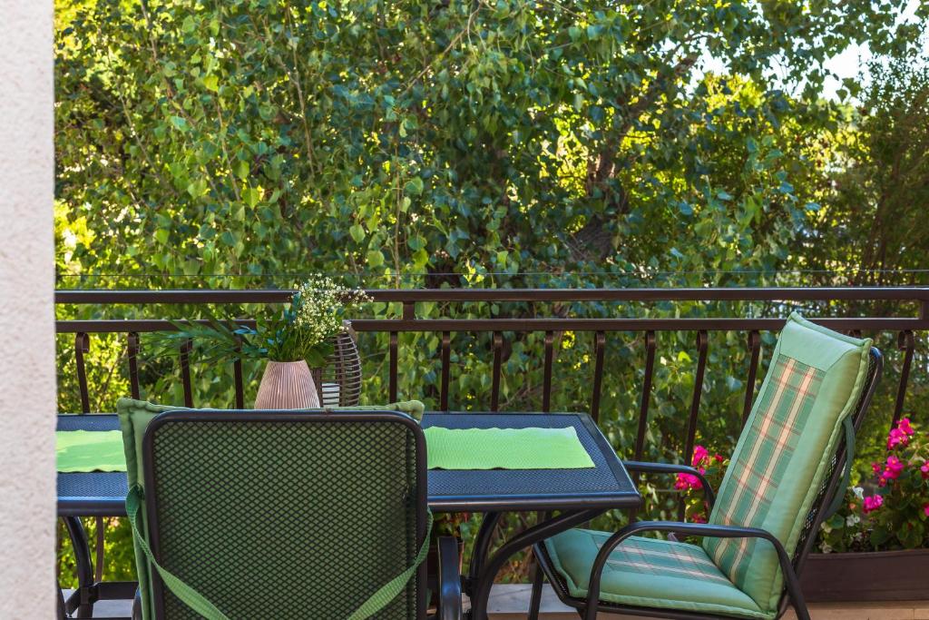 Balkón nebo terasa v ubytování Apartmani Lovrenco