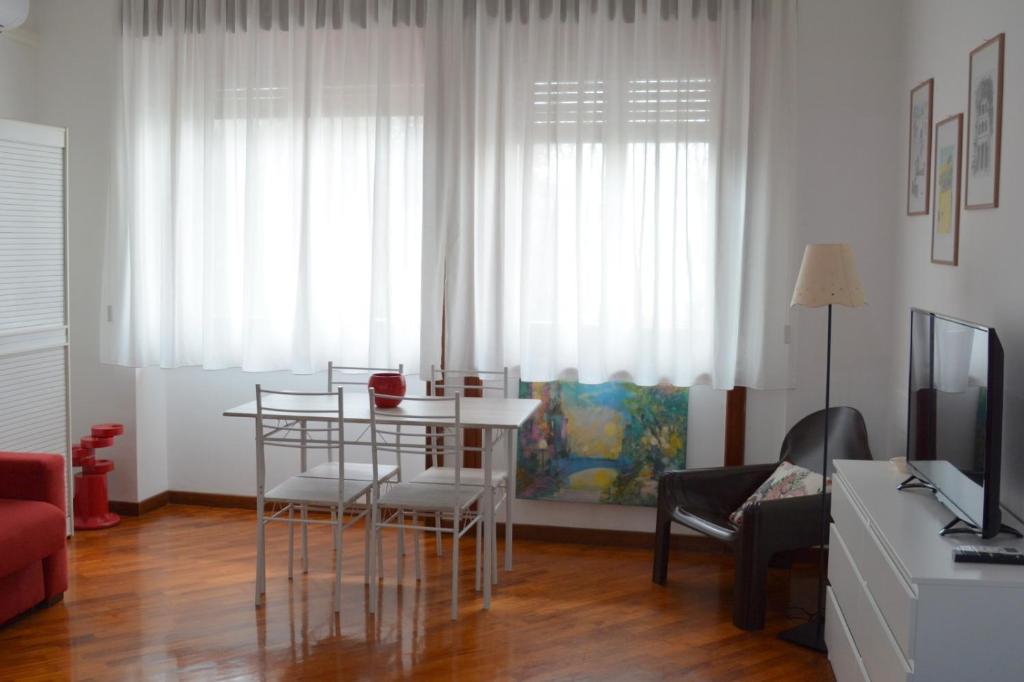 A television and/or entertainment centre at Casa D'Amato Salerno