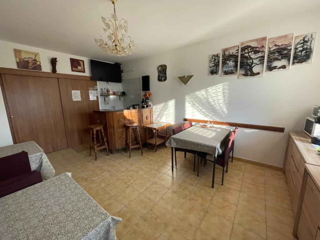 Kuchyň nebo kuchyňský kout v ubytování Hot-l Mini