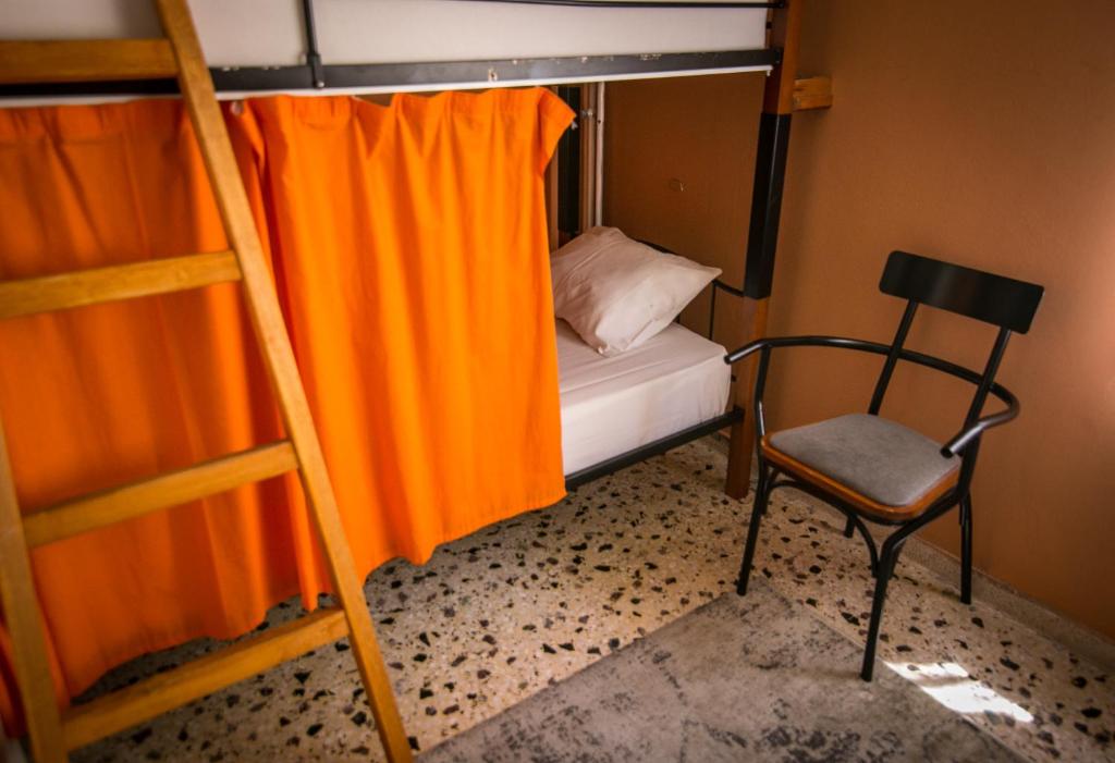 The Holy Rock - Hostel at meteora - 3