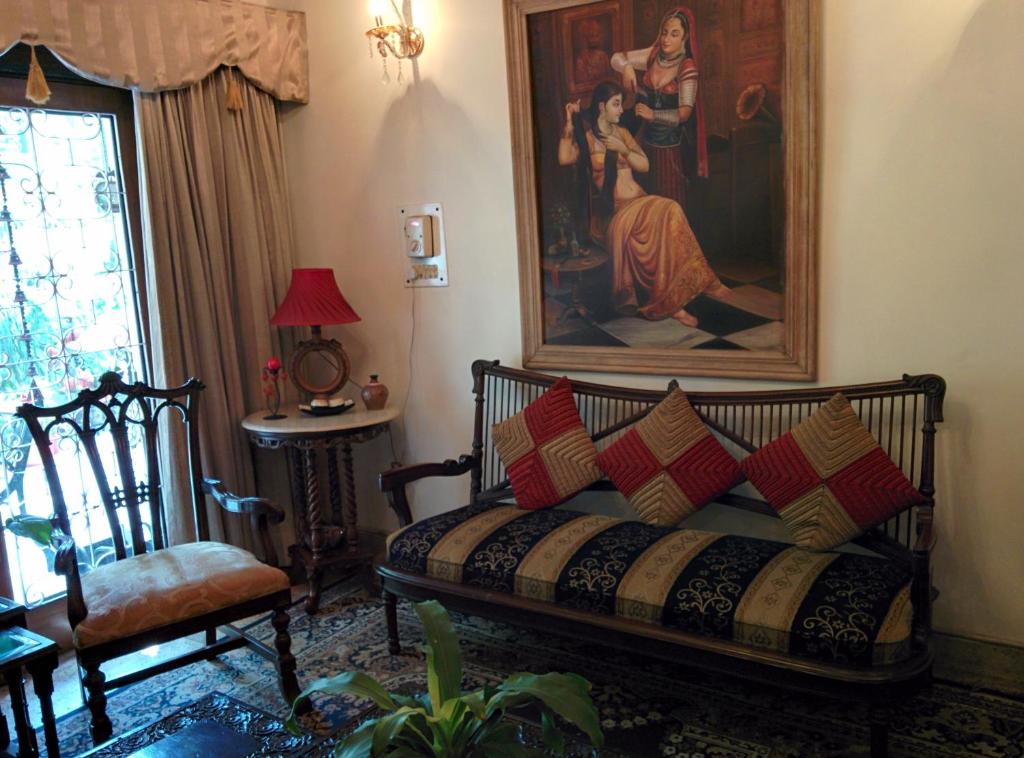 Posezení v ubytování Delhi Bed and Breakfast