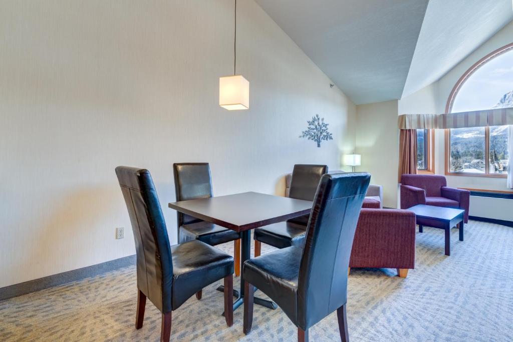 Chateau Canmore - Resim 25