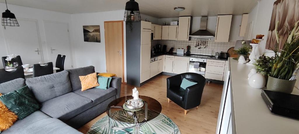 Kuchyň nebo kuchyňský kout v ubytování diemelseeholiday romantisches Ferienhaus im Sauerland Nähe Willingen Winterberg
