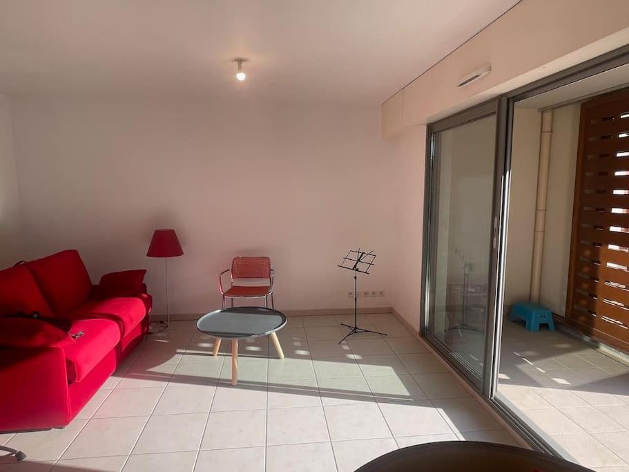 Fotografia z galérie ubytovania Superbe studio centre ville et parking en résidence de standing v destinácii La Ciotat