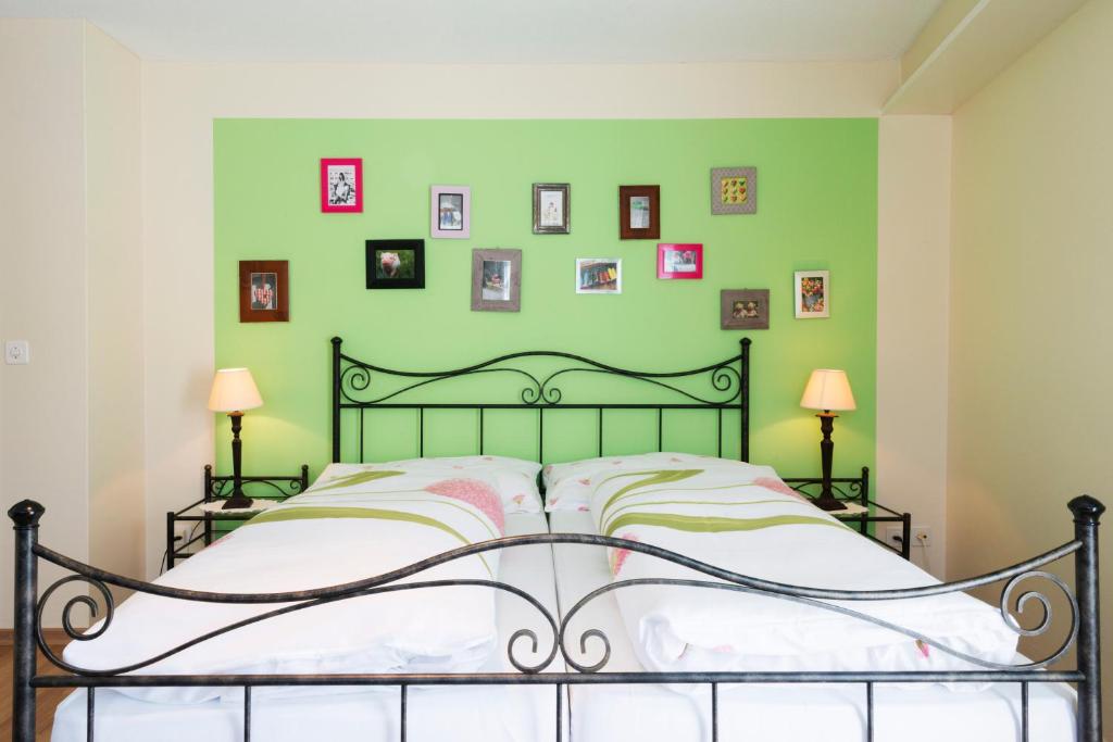 Postel nebo postele na pokoji v ubytování Hotel Sternen
