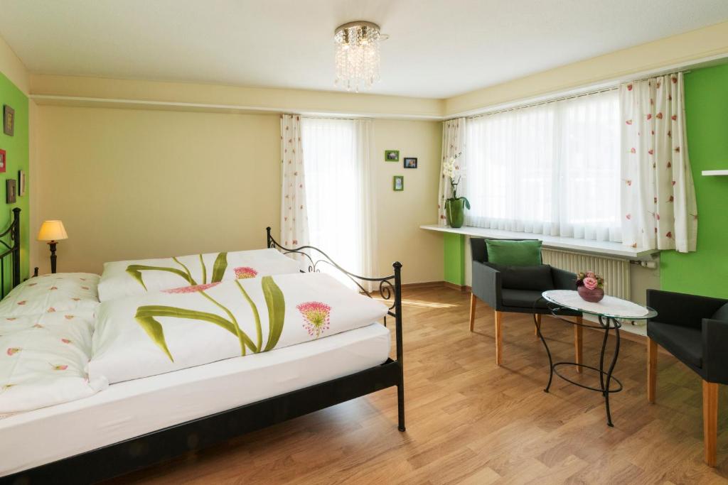 Postel nebo postele na pokoji v ubytování Hotel Sternen