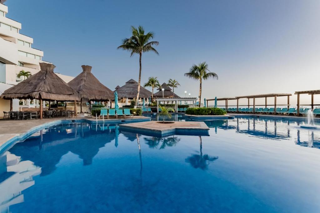 Bazén v ubytování Royal Solaris Cancun - All Inclusive nebo v jeho okolí
