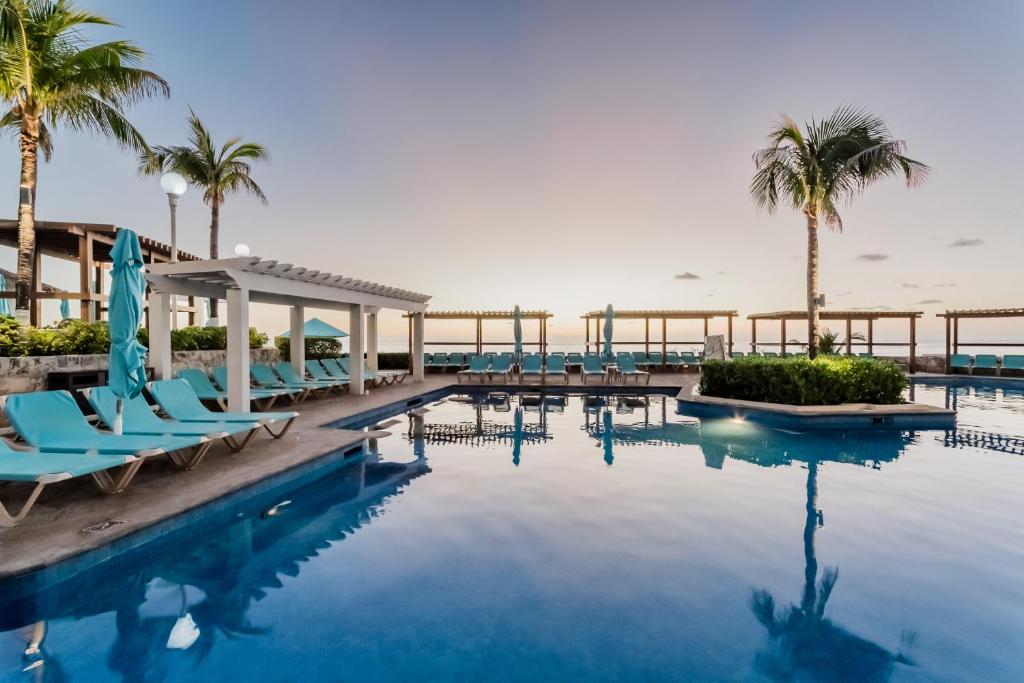 Bazén v ubytování Royal Solaris Cancun - All Inclusive nebo v jeho okolí
