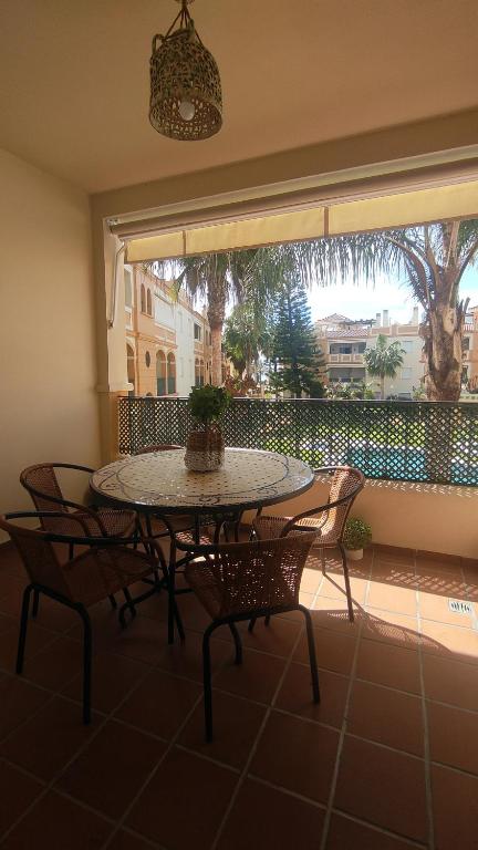 Fotografia z galérie ubytovania VFT Apartamento "El Mar de Cádiz", en Primera Linea con parking v destinácii Costa Ballena
