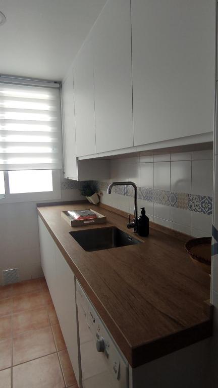 Fotografia z galérie ubytovania VFT Apartamento "El Mar de Cádiz", en Primera Linea con parking v destinácii Costa Ballena