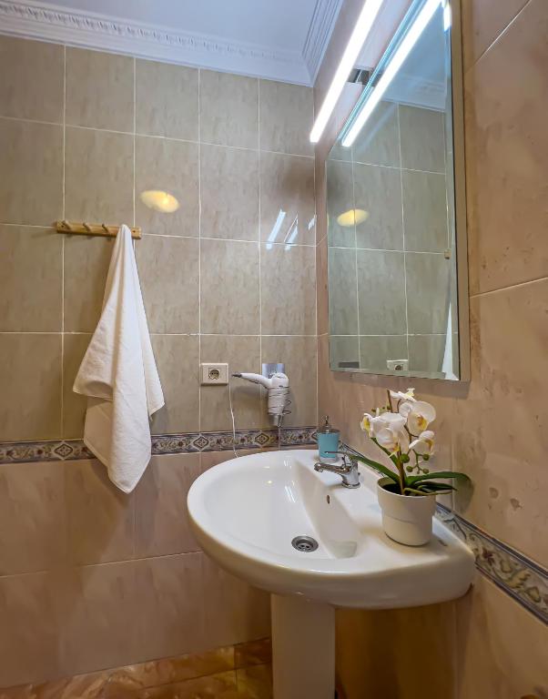 Łazienka w obiekcie Apartment 100 m from the beach