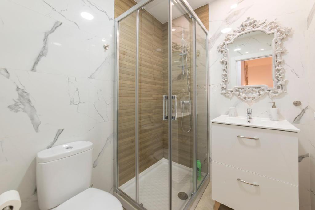 Kúpeľňa v ubytovaní Precioso Loft El Arcángel II junto a la Ribera