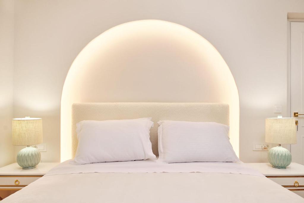 Postel nebo postele na pokoji v ubytování Blush & Crema Apartments