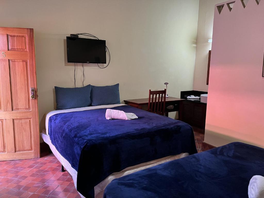 Hotel La Calzada - Queen Room With Two Queen Beds