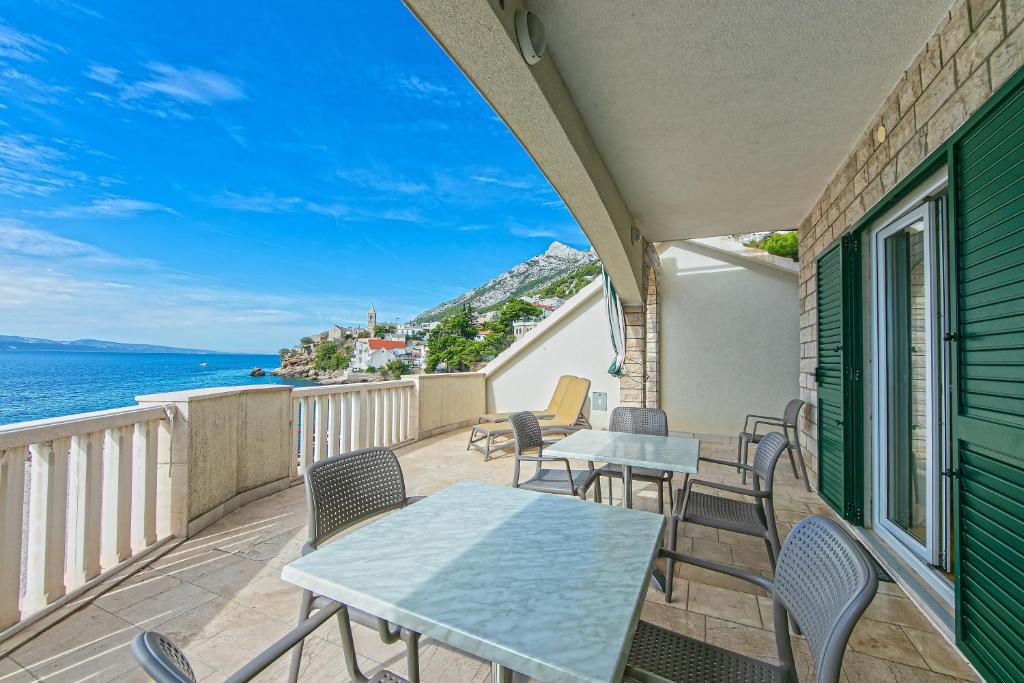 Fotografia z galérie ubytovania Apartments by the sea Pisak, Omis - 7519 v Mimiciach