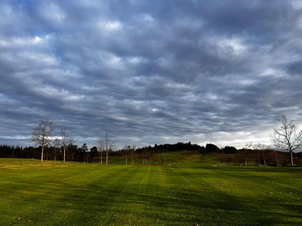 Casas y chalets Villa Sarmiento golf, mar y montaña en A Coruña, Galicia