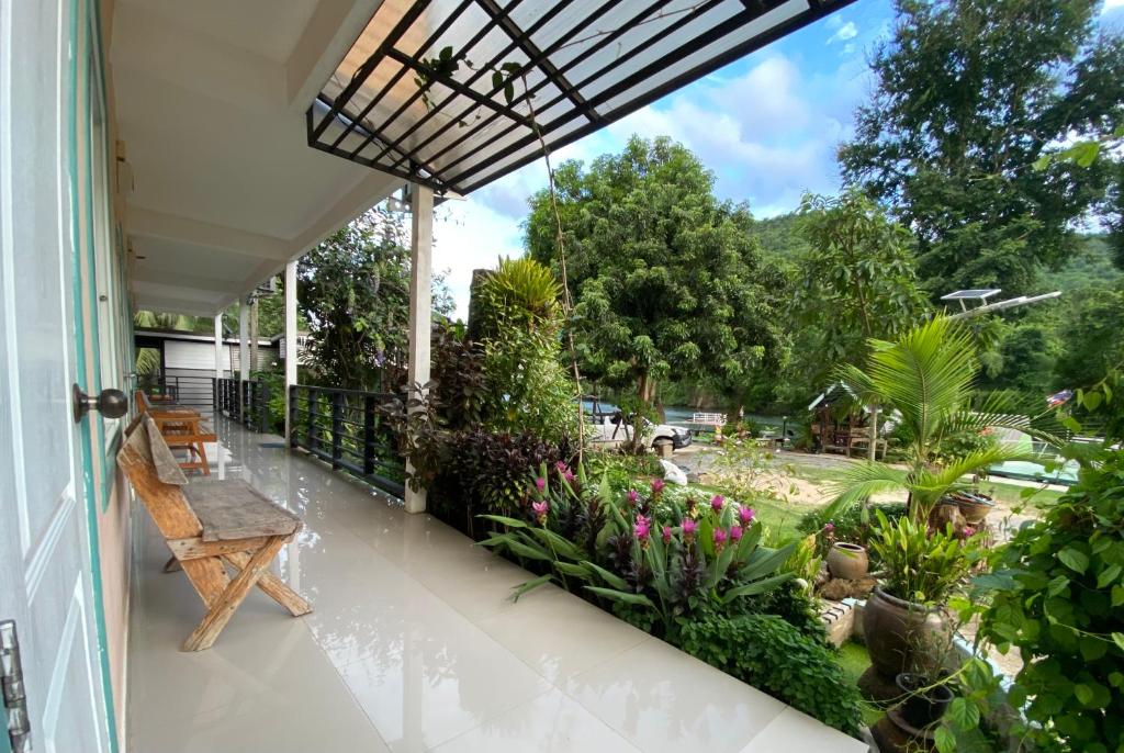 ชอว์ งาทอง รีสอร์ต Chor Ngar Thong Erawan Kanchanaburi - 15