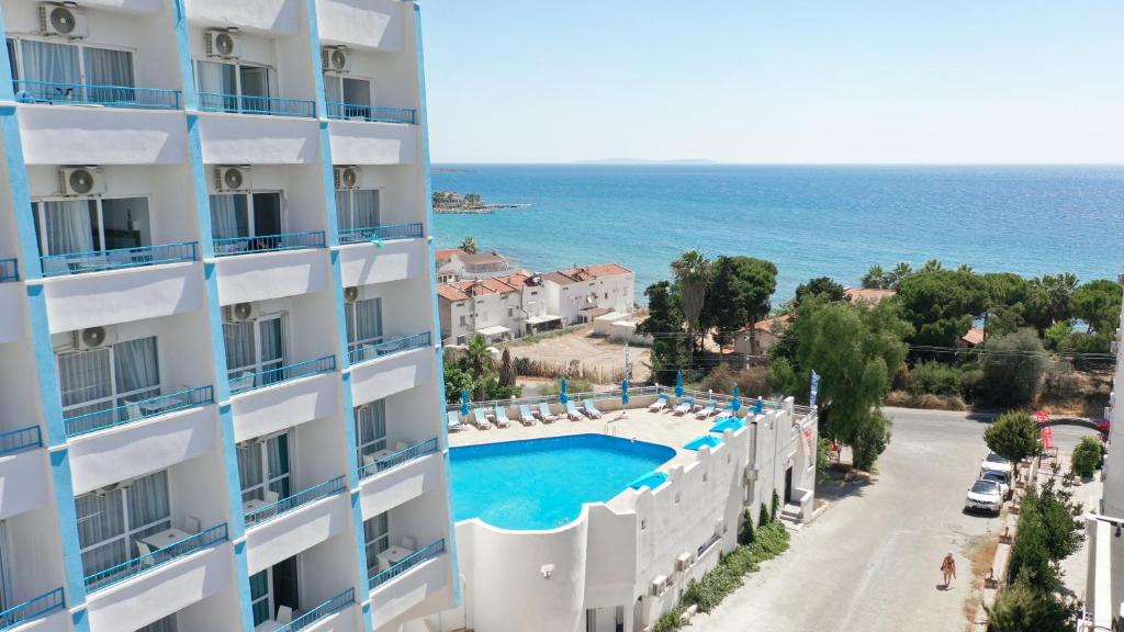 Vaade basseinile majutusasutuses SAFAK OTEL DIDIM või selle lähedal