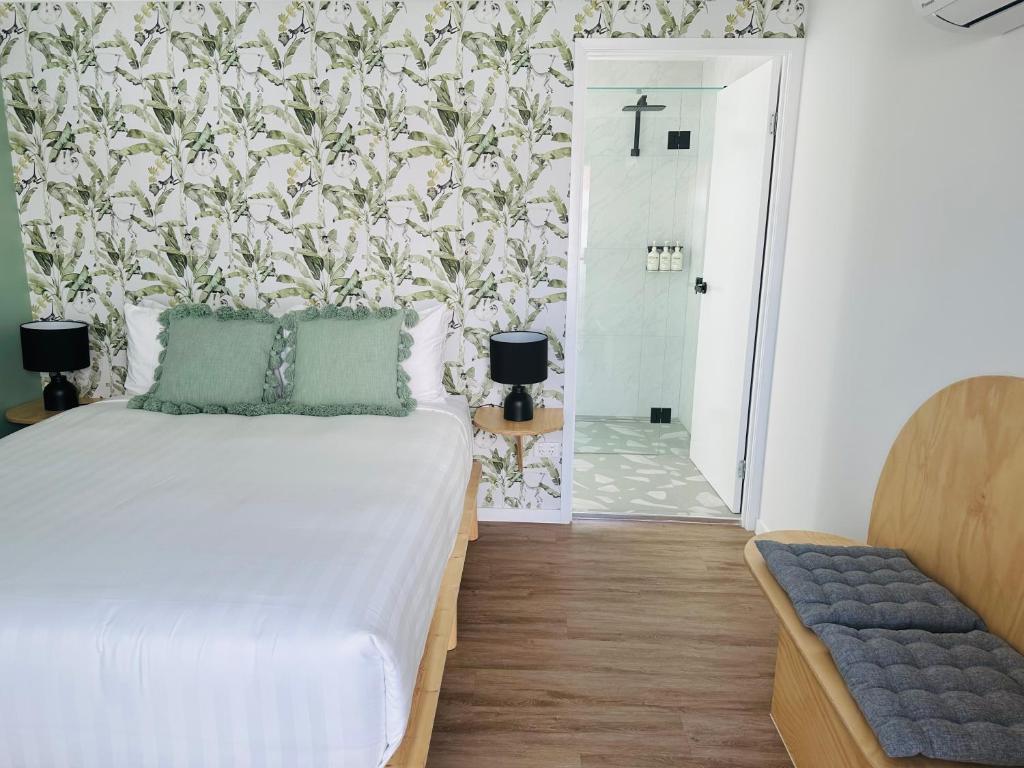 
Deluxe Double Room with Bath
