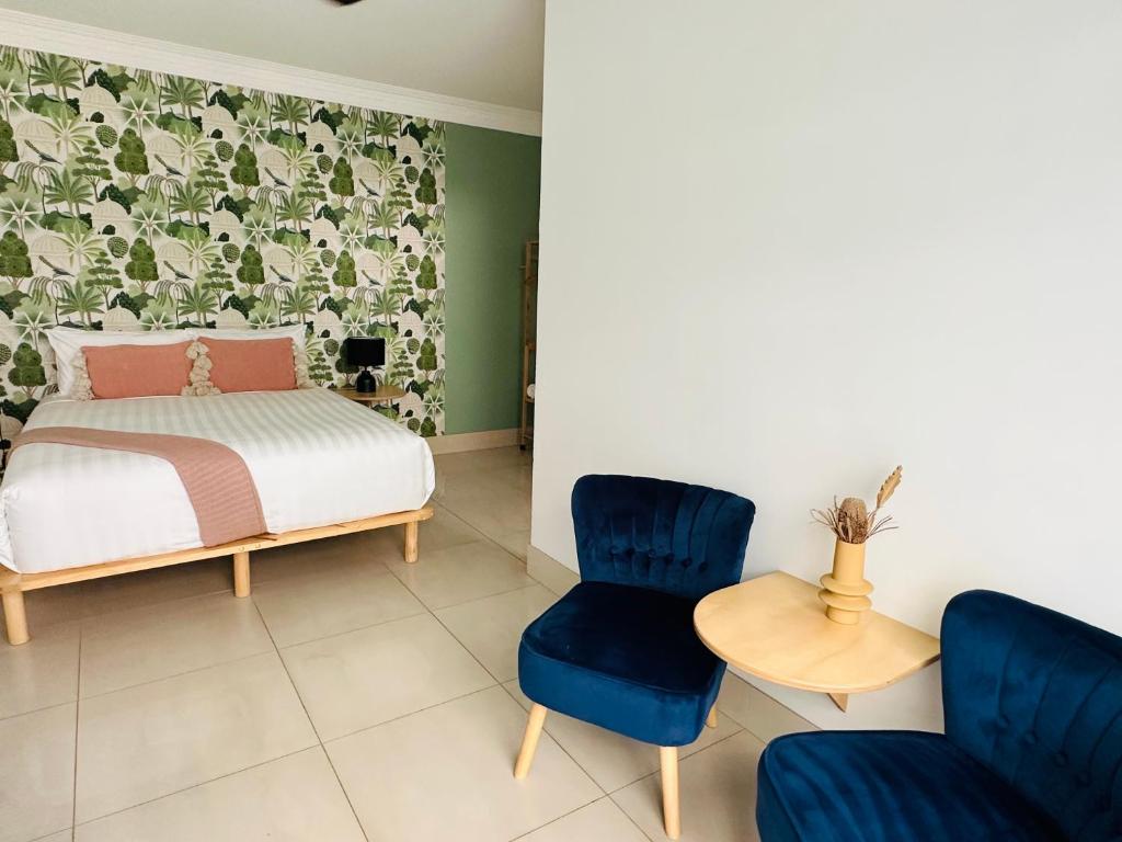 
Queen Room with Garden View
