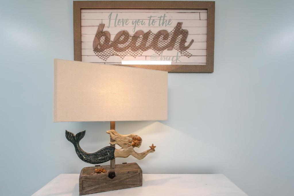 Mermaids Overlooking Courtyard Beautiful Gulf Views, Fort