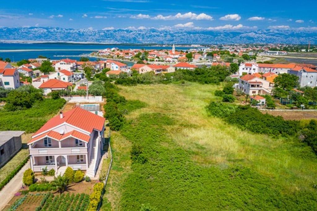 Zdjęcie z galerii obiektu Family friendly Apt Nin with a swimming pool w Nin