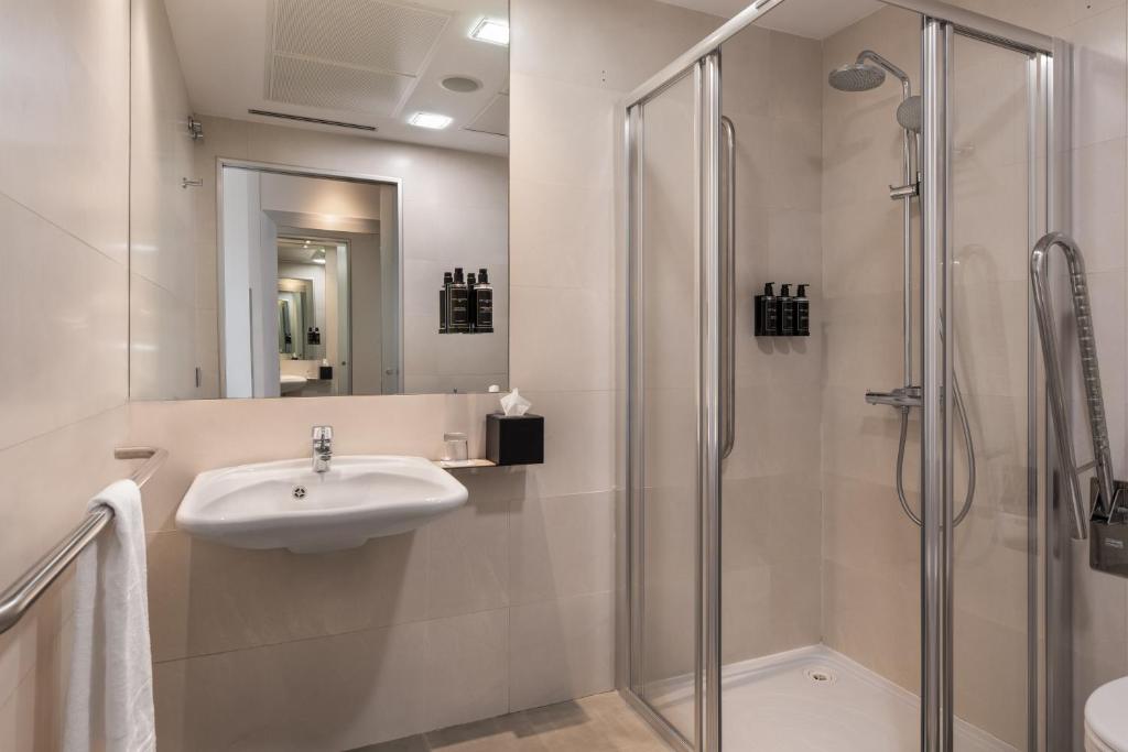 A bathroom at Eurostars Vía de la Plata