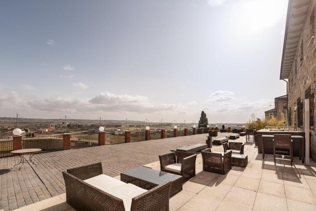 A balcony or terrace at Eurostars Vía de la Plata