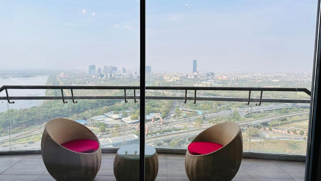 Fotografie z fotogalerie ubytování 21st Floor SkyStudio Suite with Balcony v Novém Dillí