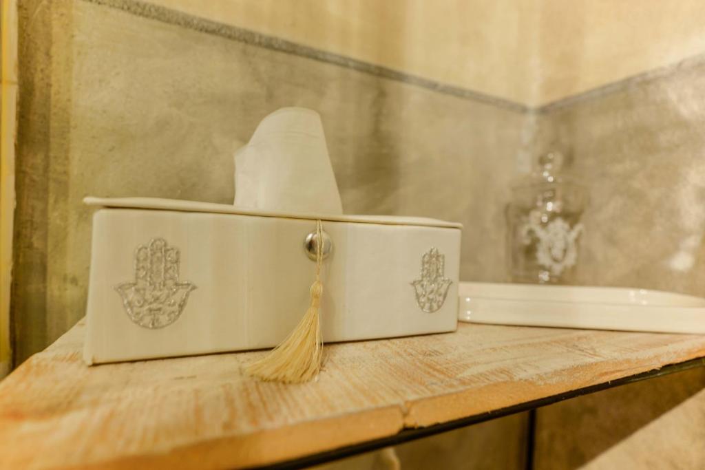 A bathroom at Gallery Guesthouse