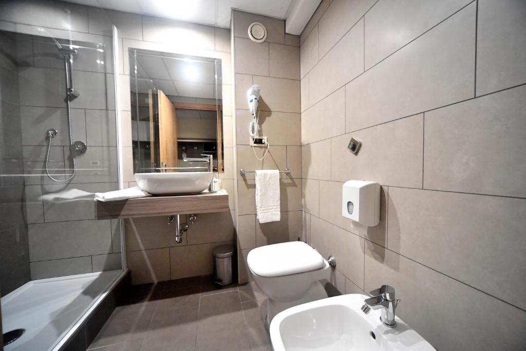 Koupelna v ubytování Palace Inn Rome Fiano