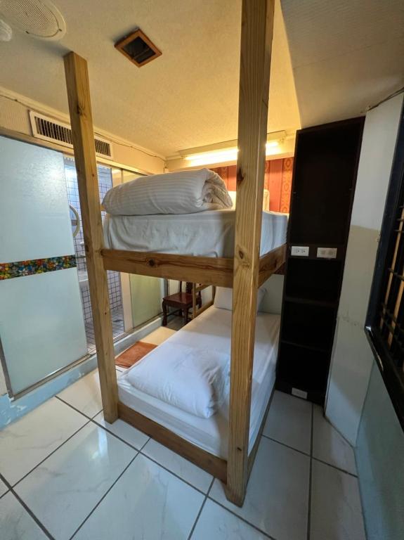 Boston Hotel - Etagenbett Im Weiblichen Schlafsaal