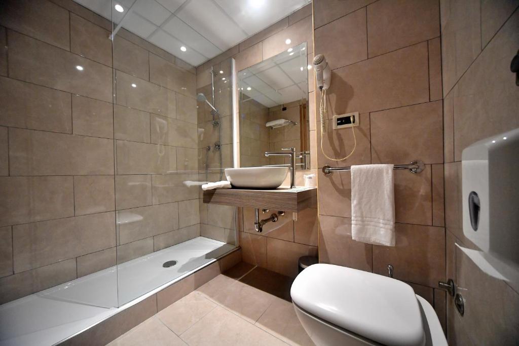 Koupelna v ubytování Palace Inn Rome Fiano
