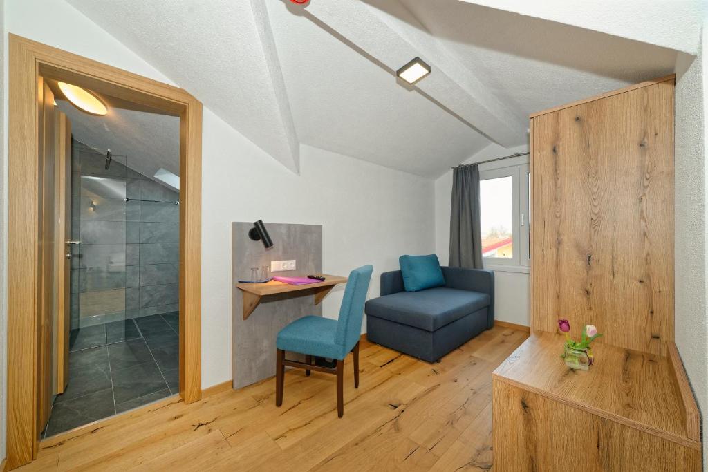 Hotel 17 Seen - Large Double Room
