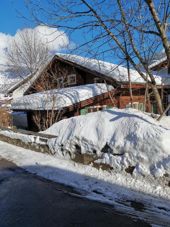 Chalet-Daheim-Fiesch 3,5-Zimmerwohnung v zimě