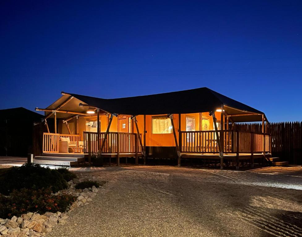 Kuanza Farmhouse and Lodge - Chalet De Tres Habitaciones