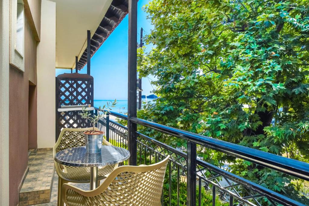 Balkón nebo terasa v ubytování Kamelia & Semeli Hotel