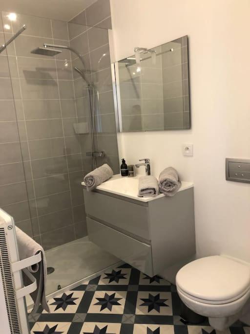 Kúpeľňa v ubytovaní Appartement Élégant à 2 Pas de la Mer