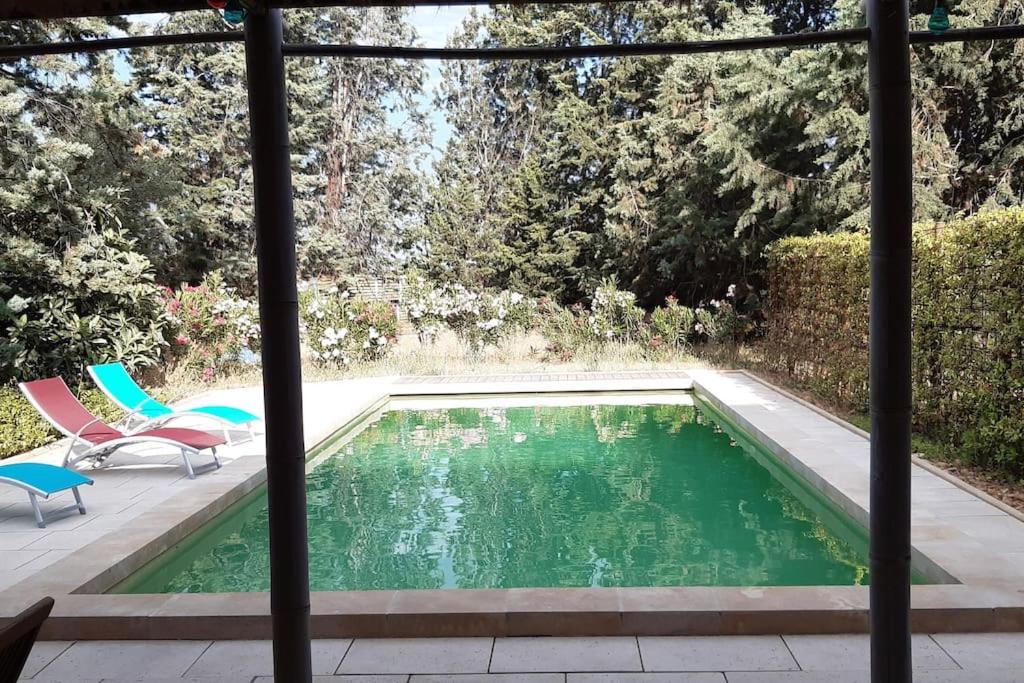 Fotografia z galérie ubytovania Magnifique coin de mas avec piscine privative v destinácii Meynes