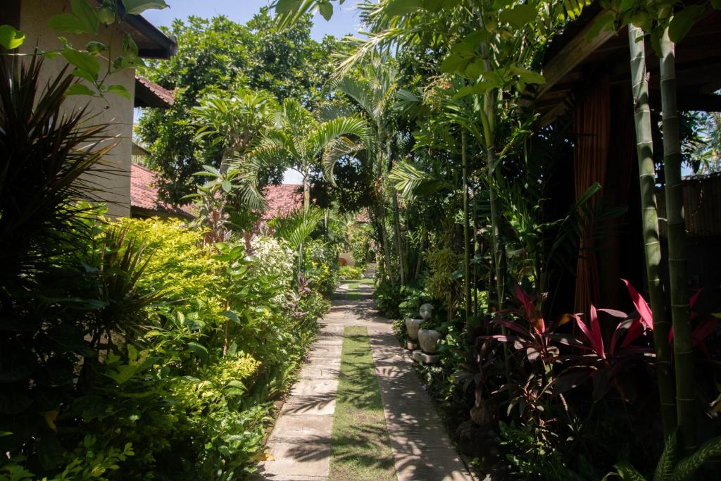 Zahrada ubytování Giri Sari Guest House Pemuteran Bali