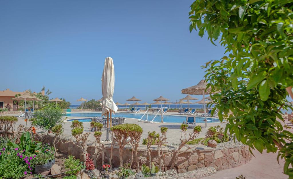 Bazén v ubytování Silver Beach Boutique Hotel nebo v jeho okolí