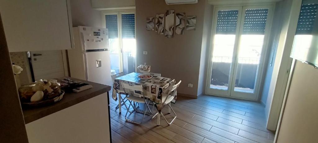A kitchen or kitchenette at Tindaro Home