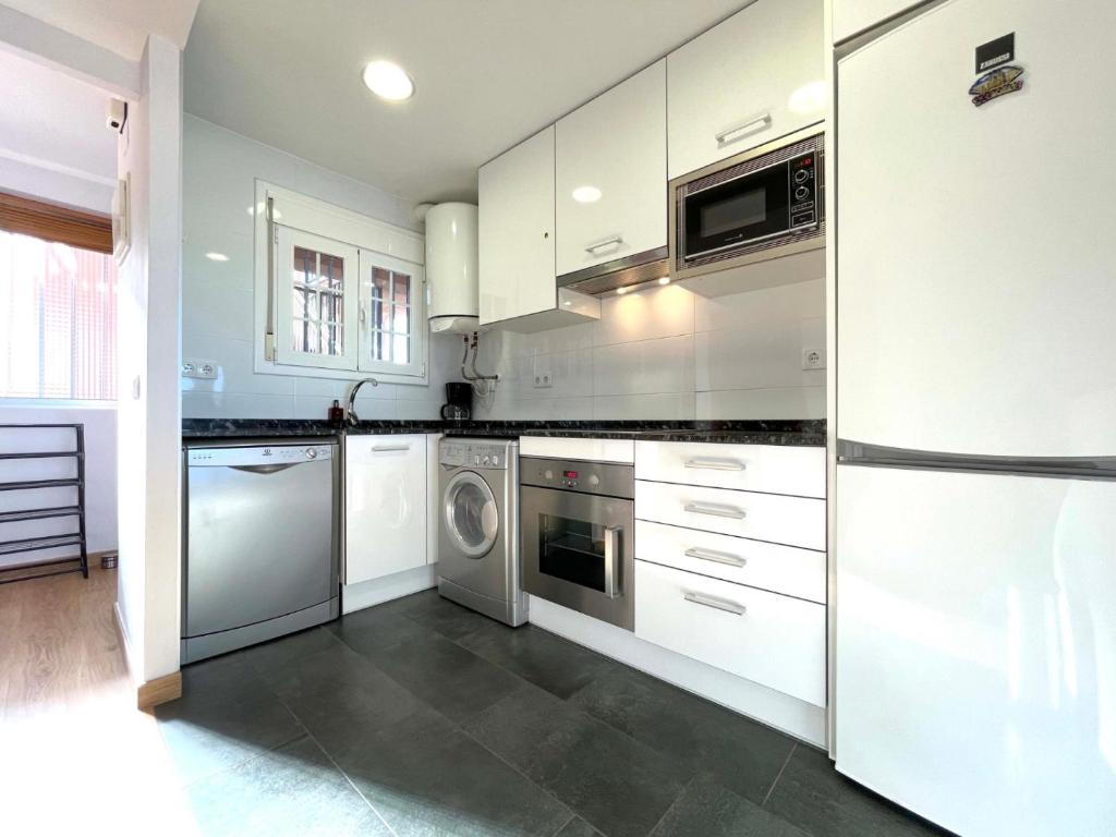 Kuchyňa alebo kuchynka v ubytovaní Golden Sand Apartment Cambrils