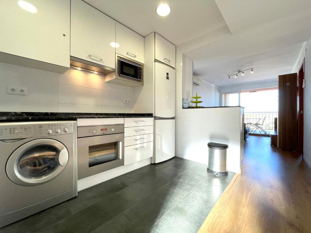 Kuchyňa alebo kuchynka v ubytovaní Golden Sand Apartment Cambrils