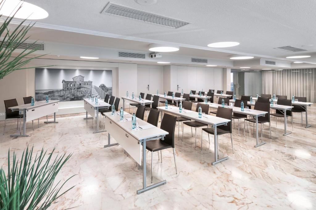 Salles Ciutat del Prat Barcelona Airport photo